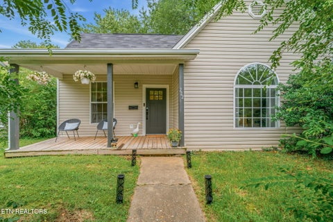 Photo of 222 E Oldham Ave, Knoxville, TN 37917 (MLS # 1346023)