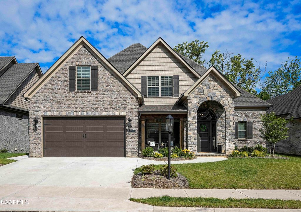 Photo of 1021 Westland Creek Blvd, Knoxville, TN 37923 (MLS # 1229181)
