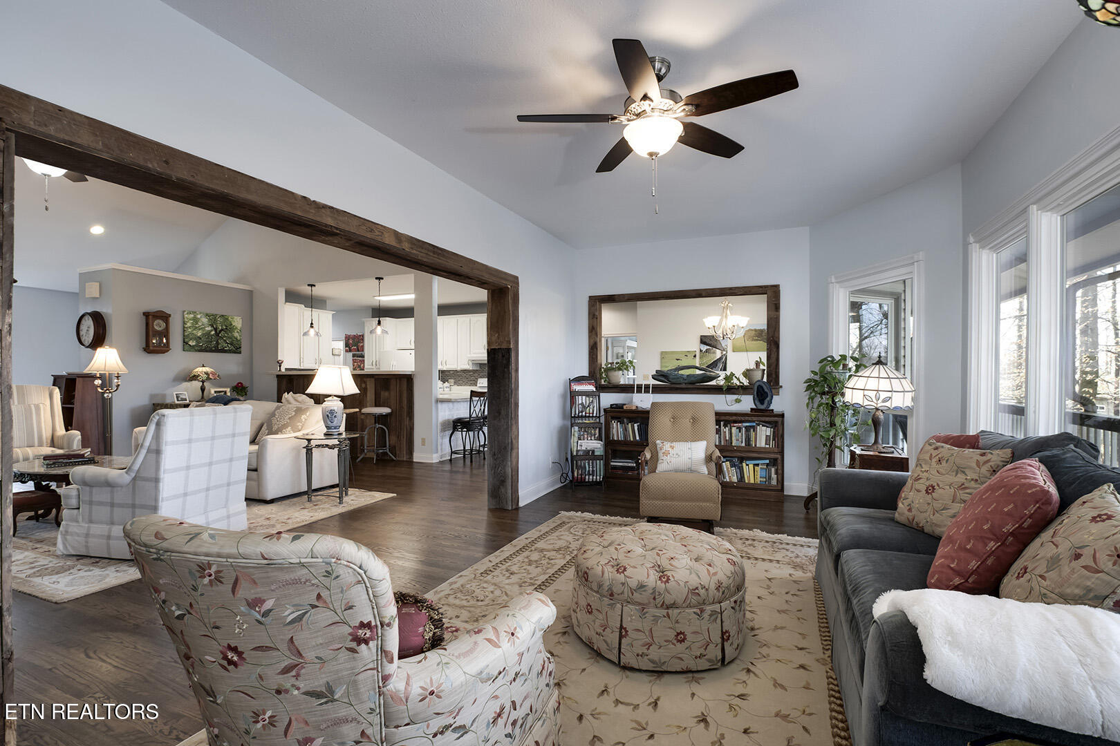 Loudon, Tennessee 37774, United States, 5 Bedrooms Bedrooms, ,4 BathroomsBathrooms,Residential,Active,84891