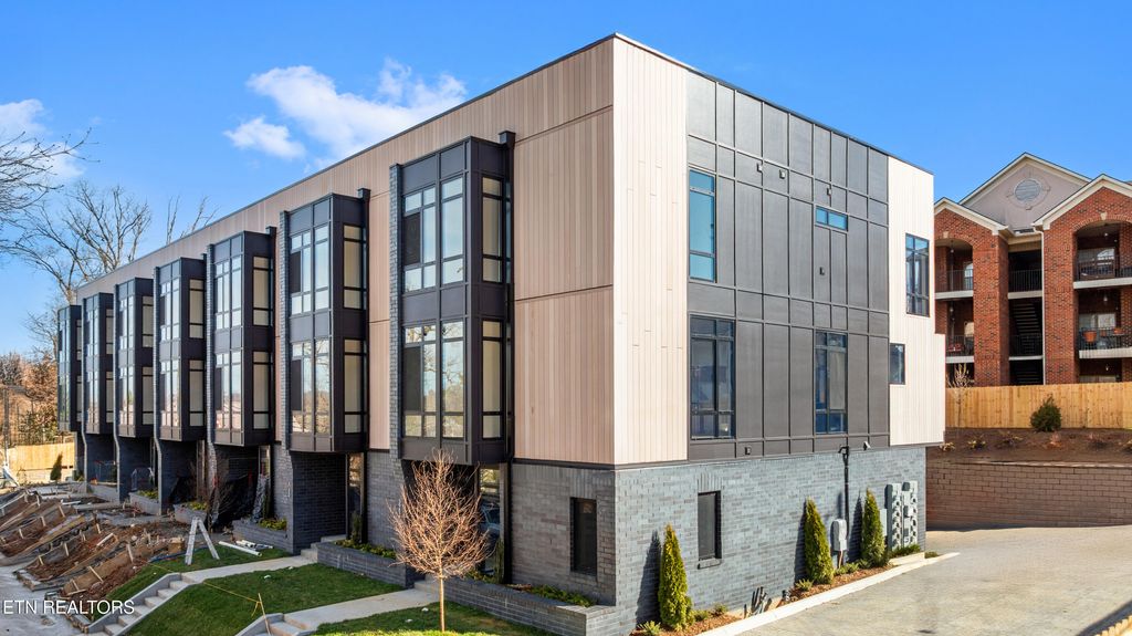 Photo of 3974 Midland Ave, Knoxville, TN 37919 (MLS # 1334987)