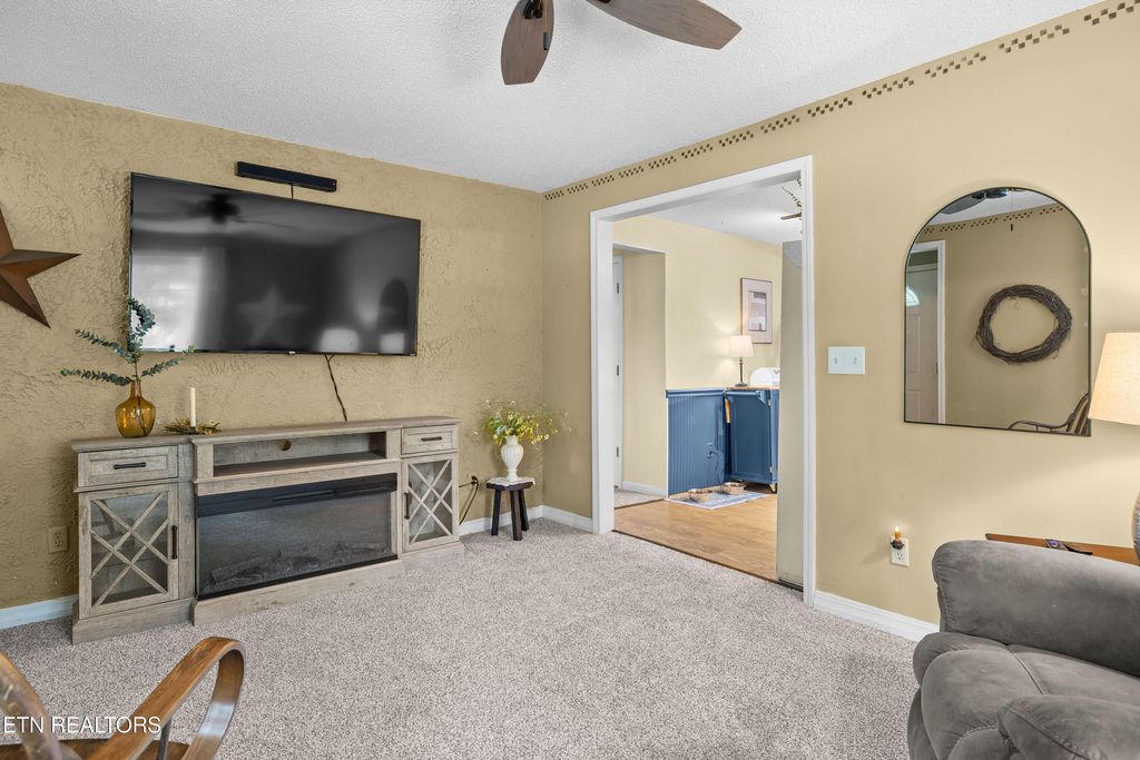Photo of 413 Sandy Springs Rd, Maryville, TN 37803 (MLS # 1340679)