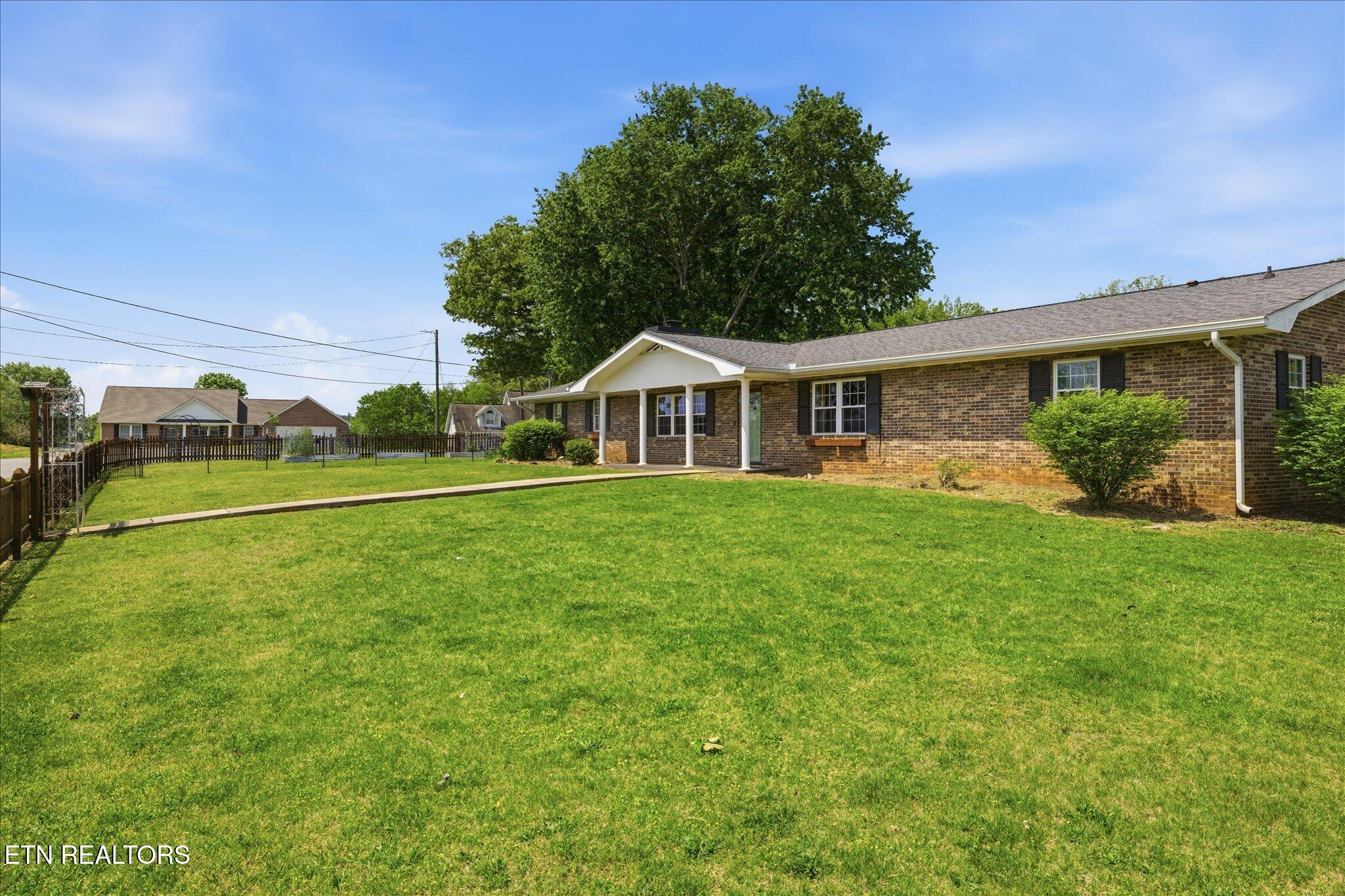 1332 Trentham Circle