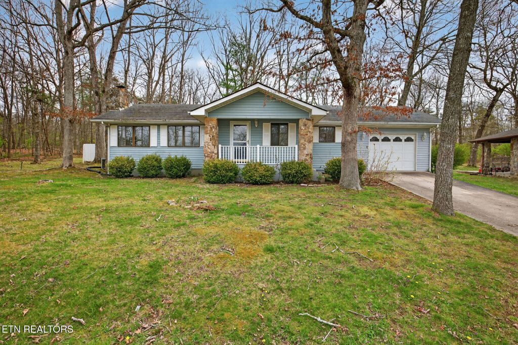 Photo of 140 Lakeshire Drive, Crossville, TN 38558 (MLS # 1335052)