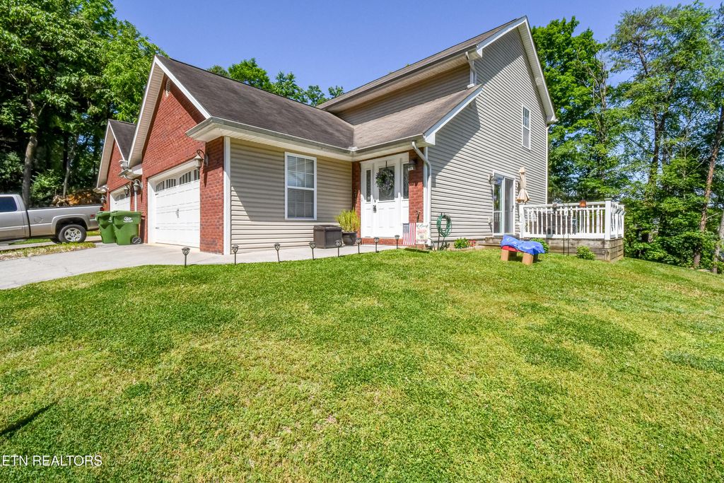 Photo of 213 Tekoa Way, Maryville, TN 37804 (MLS # 1341012)