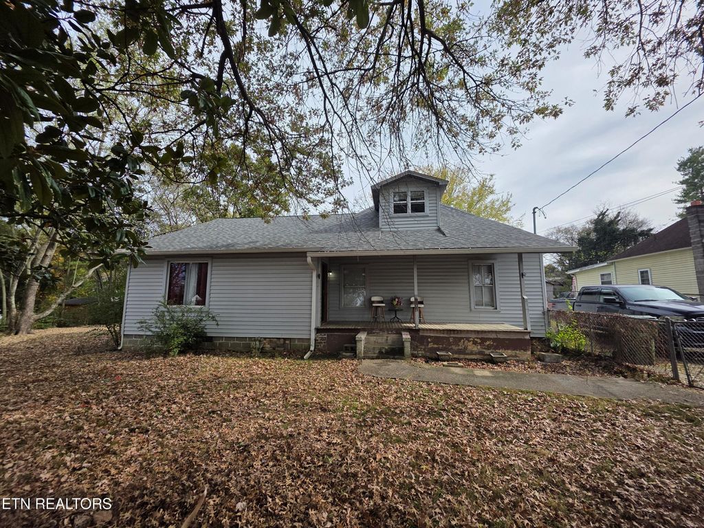 Photo of 1208 Monroe Ave, Maryville, TN 37804 (MLS # 1319982)