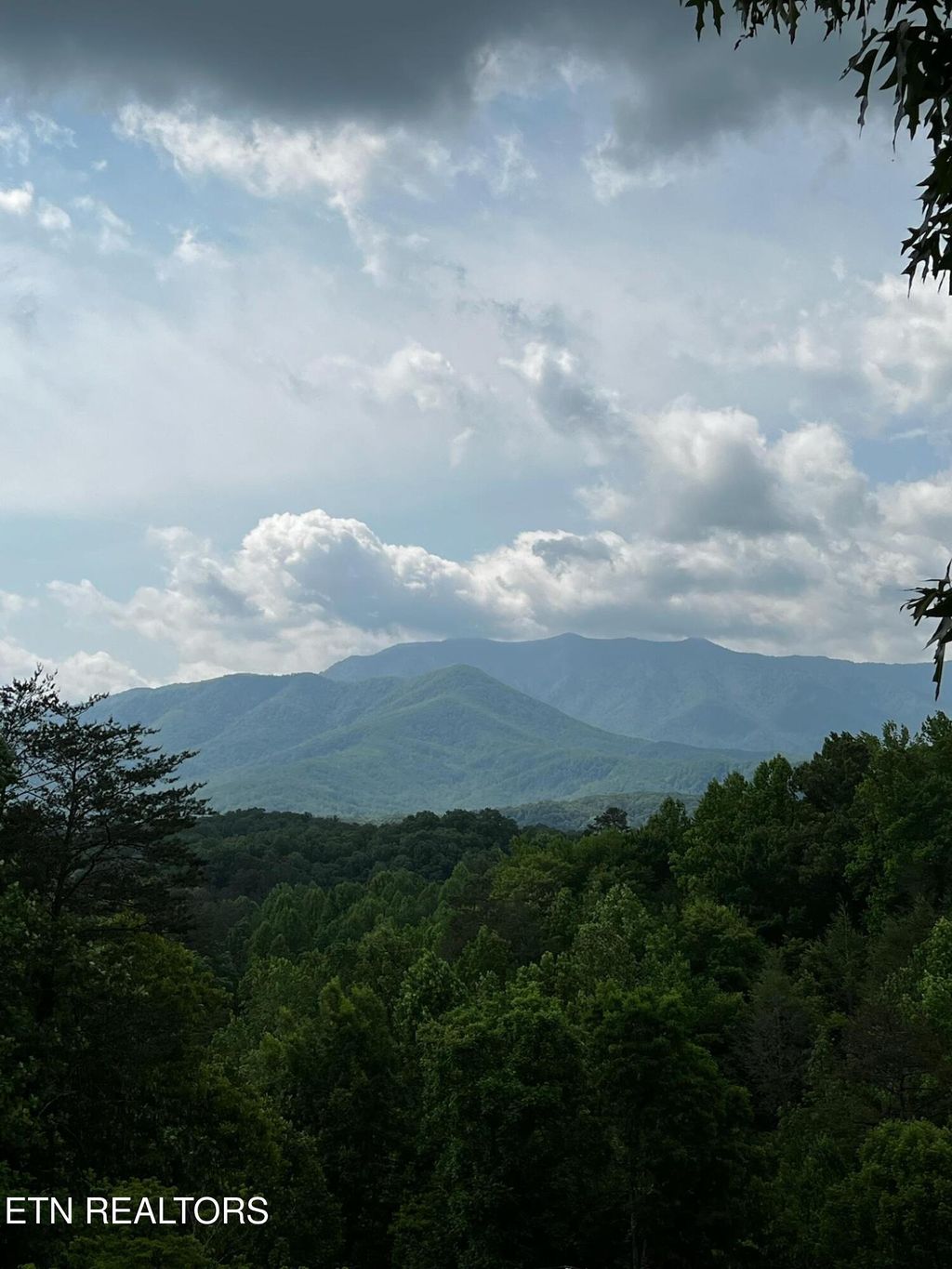 Photo of 1 Vista Drive, Gatlinburg, TN 37738 (MLS # 1326950)