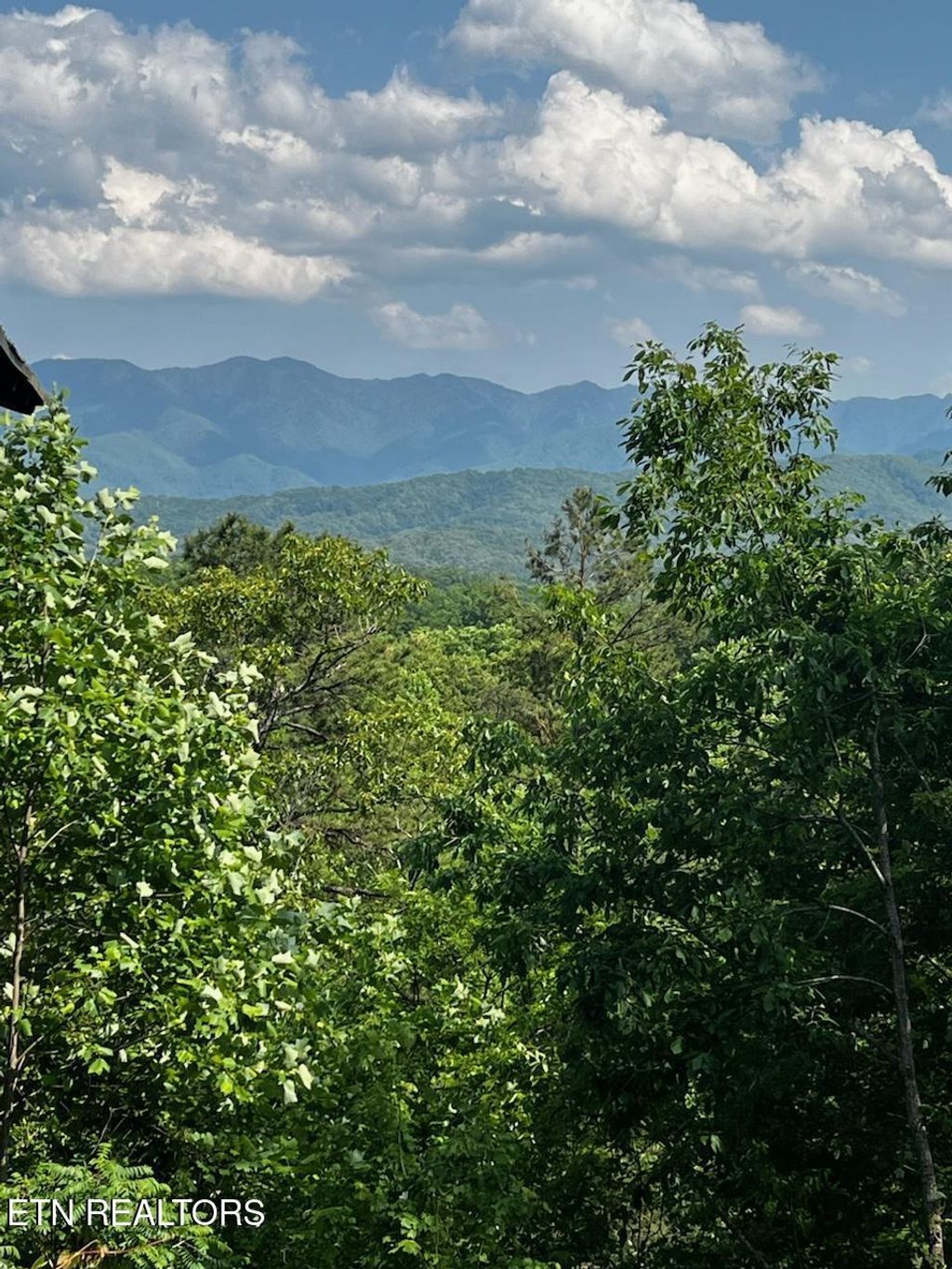 Photo of 1 Vista Drive, Gatlinburg, TN 37738 (MLS # 1326950)