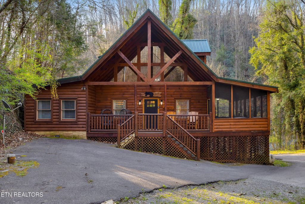 Photo of 401 King Branch Rd, Sevierville, TN 37876 (MLS # 1339648)