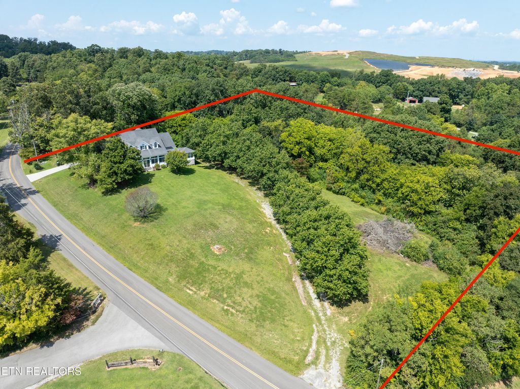 Photo of 1208 Ratledge Rd, Friendsville, TN 37737 (MLS # 1315778)