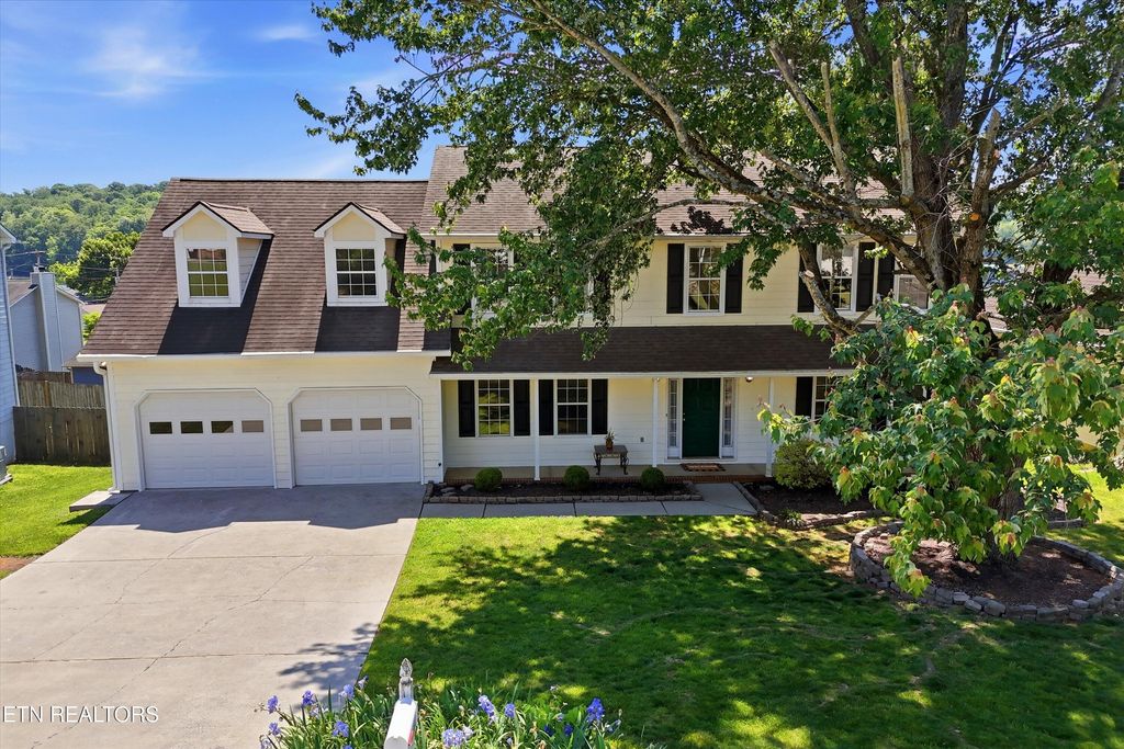 Photo of 11012 Center Cross Drive, Knoxville, TN 37934 (MLS # 1338192)