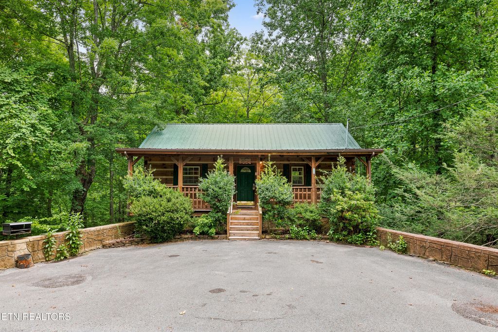 Photo of 745 Hazy Circle, Gatlinburg, TN 37738 (MLS # 1348541)