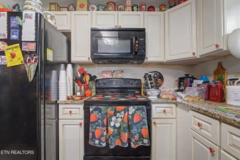 Tiny photo for 324 Fenway Drive, Pigeon Forge, TN 37863 (MLS # 1350066)