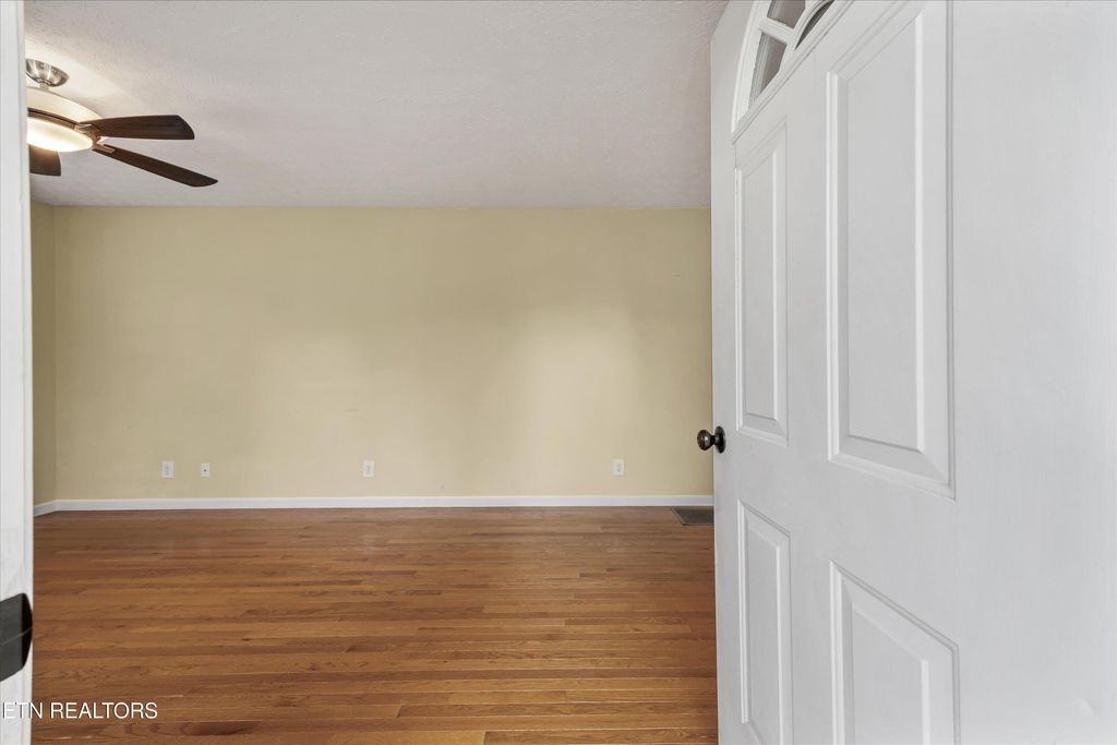 Photo of 104 Sanford Lane, Oak Ridge, TN 37830 (MLS # 1316488)