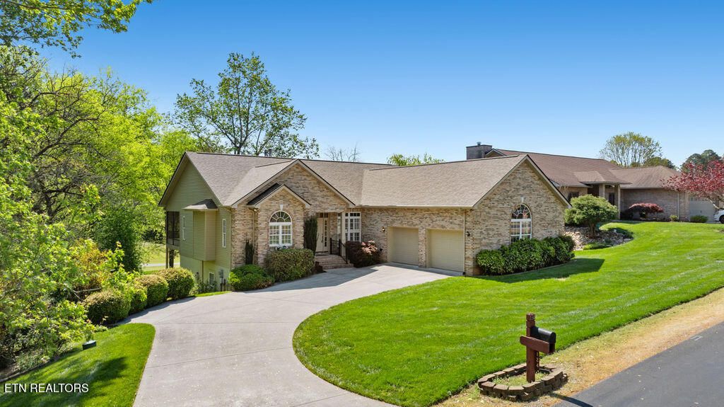 Photo of 124 Daleyuhski Way, Loudon, TN 37774 (MLS # 1336401)