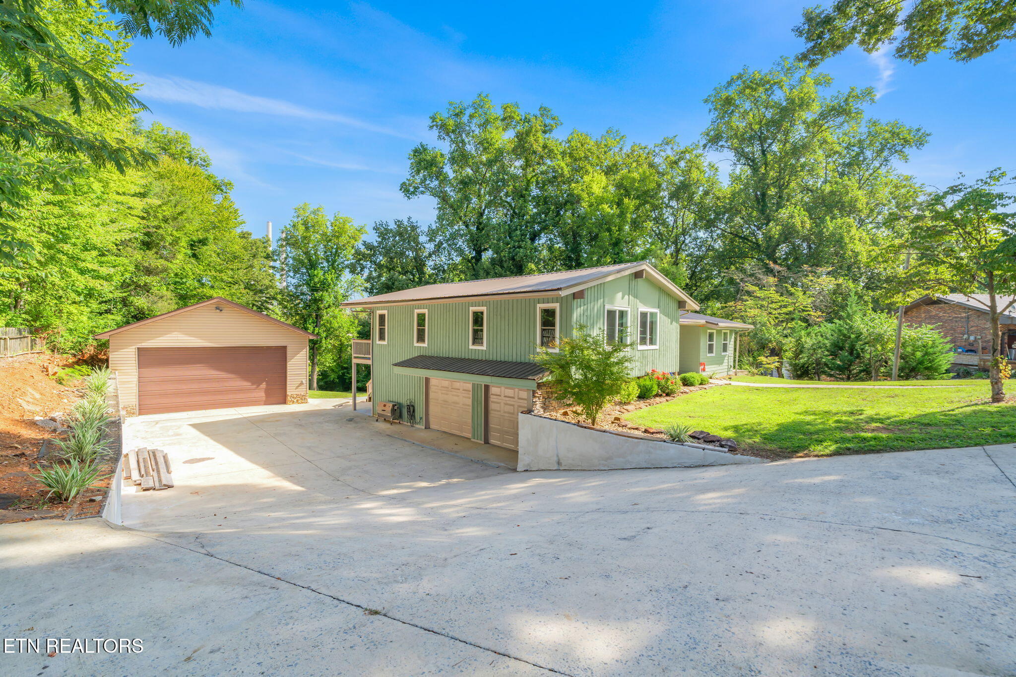828 Sargent Drive