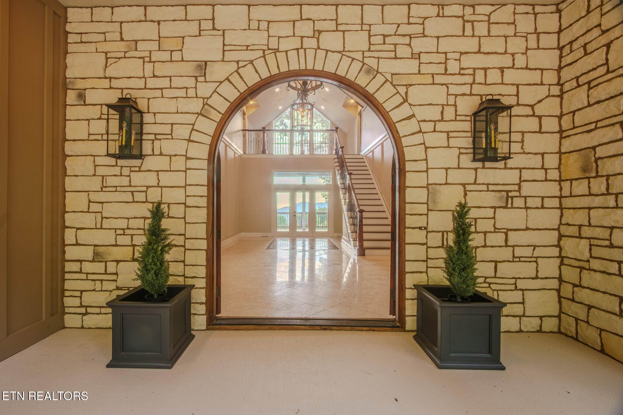 431 Thomas Loop Rd
