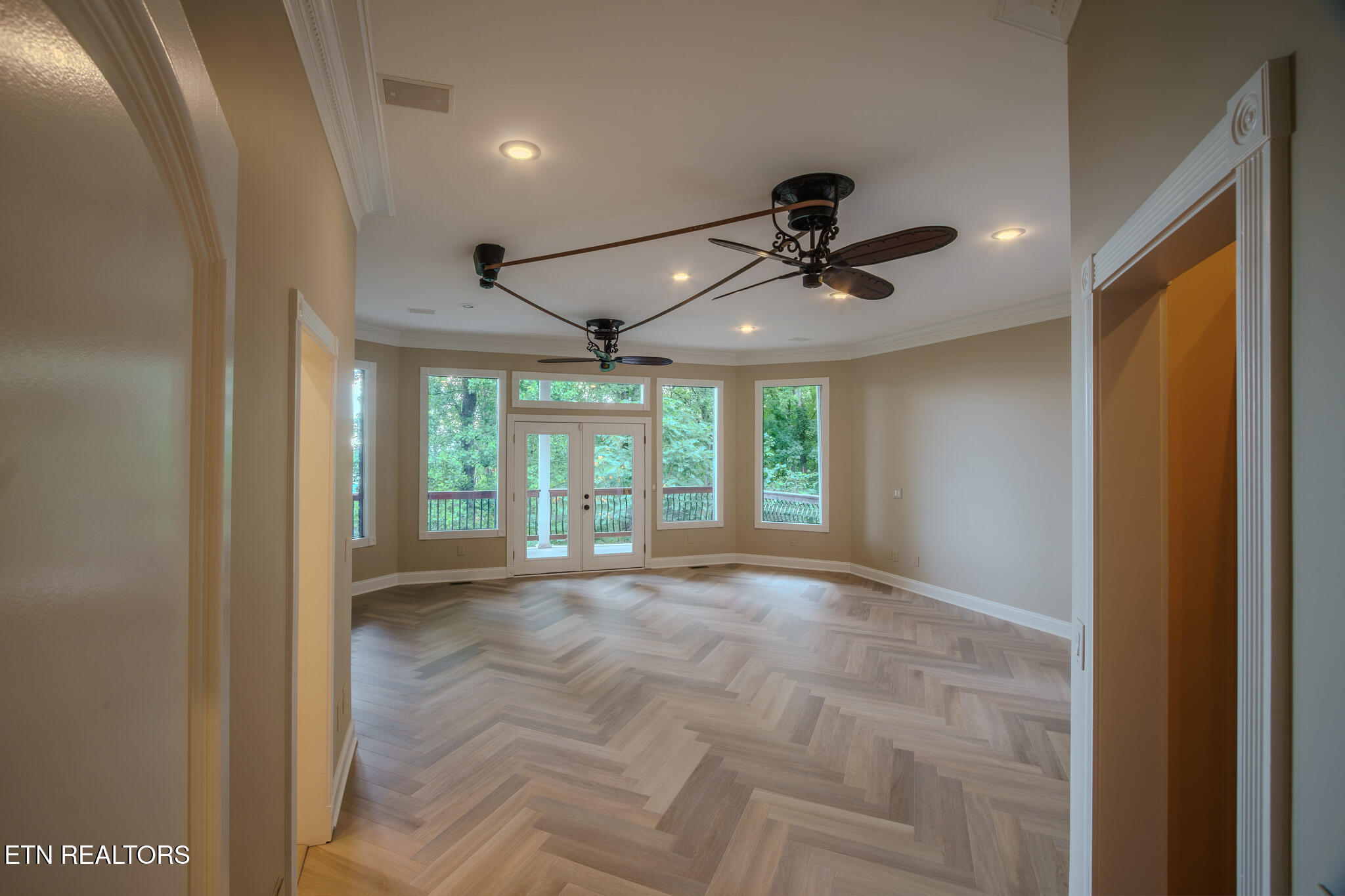 431 Thomas Loop Rd
