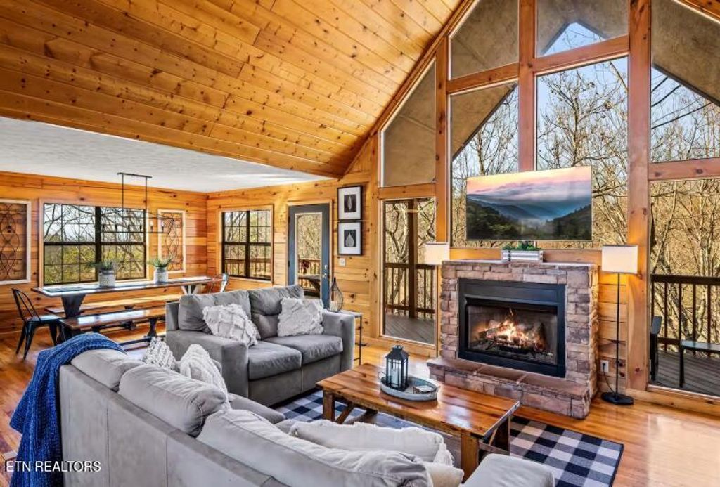 Photo of 1615 Pinewood Way, Sevierville, TN 37862 (MLS # 1325063)