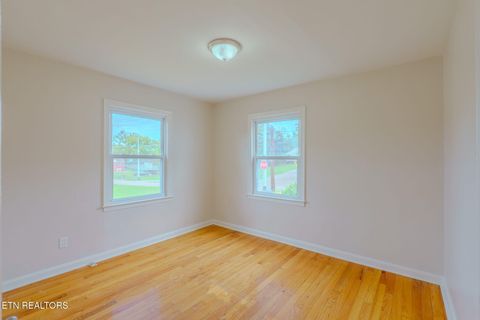 Tiny photo for 301 S Mary St, Knoxville, TN 37914 (MLS # 1317864)