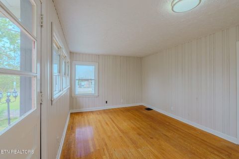 Tiny photo for 301 S Mary St, Knoxville, TN 37914 (MLS # 1317864)