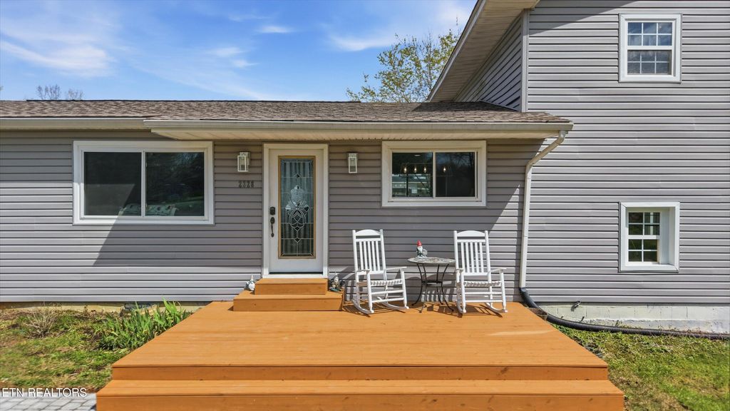 Photo of 2328 Belt Rd, Knoxville, TN 37920 (MLS # 1333273)