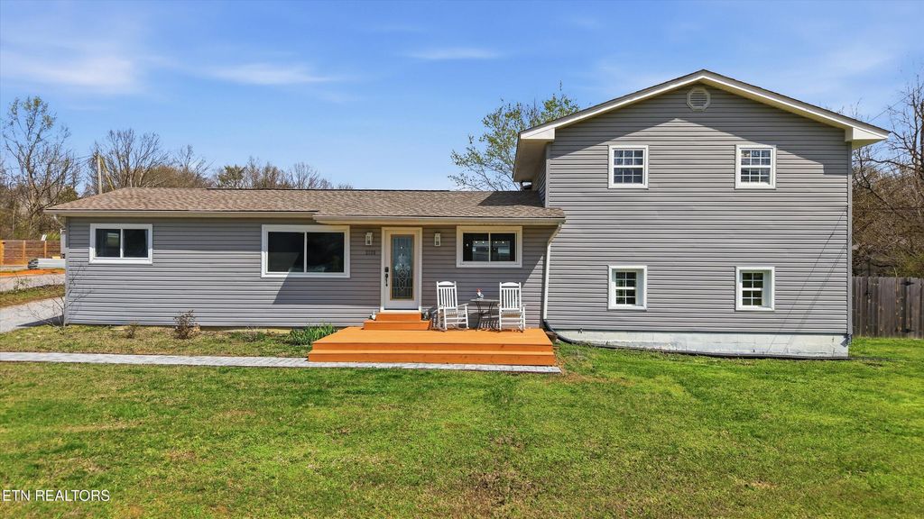 Photo of 2328 Belt Rd, Knoxville, TN 37920 (MLS # 1333273)