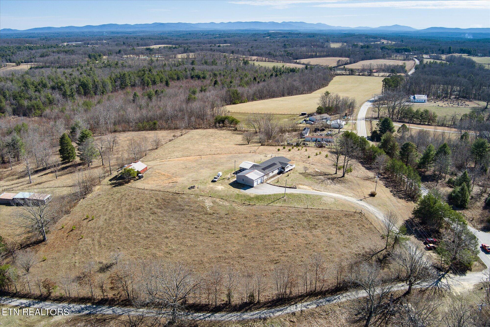 102 Flat Rock Rd