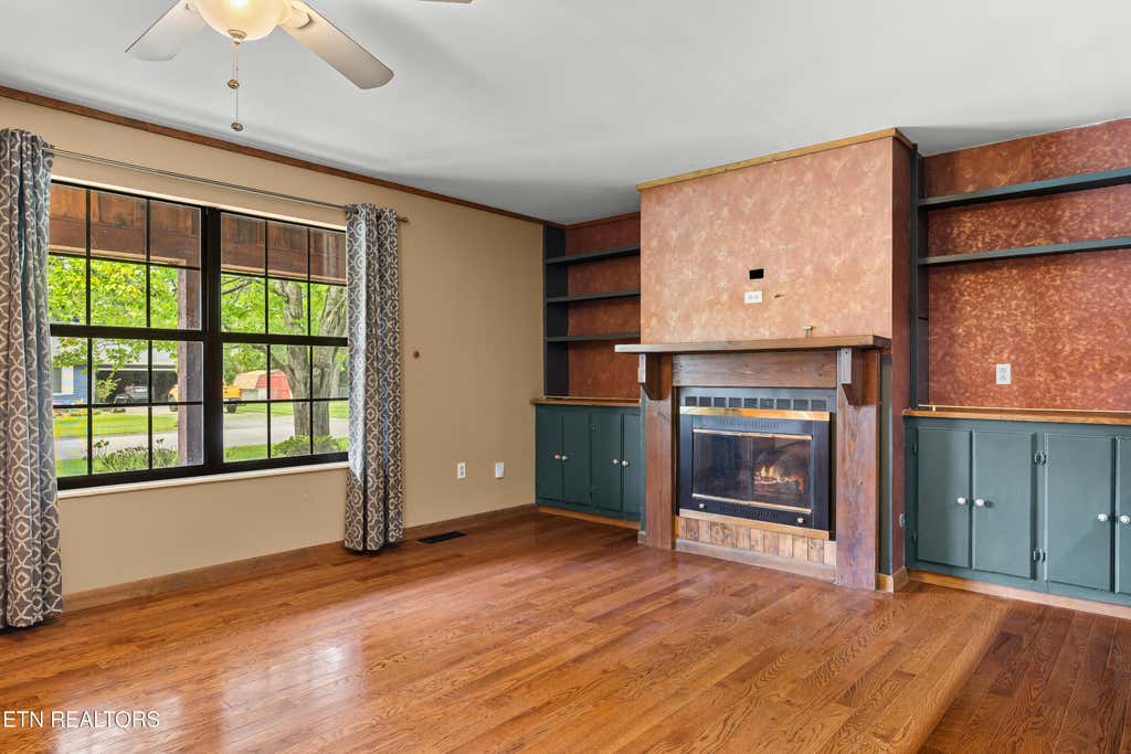 Photo of 2214 Eva Jean Drive, Maryville, TN 37804 (MLS # 1352426)