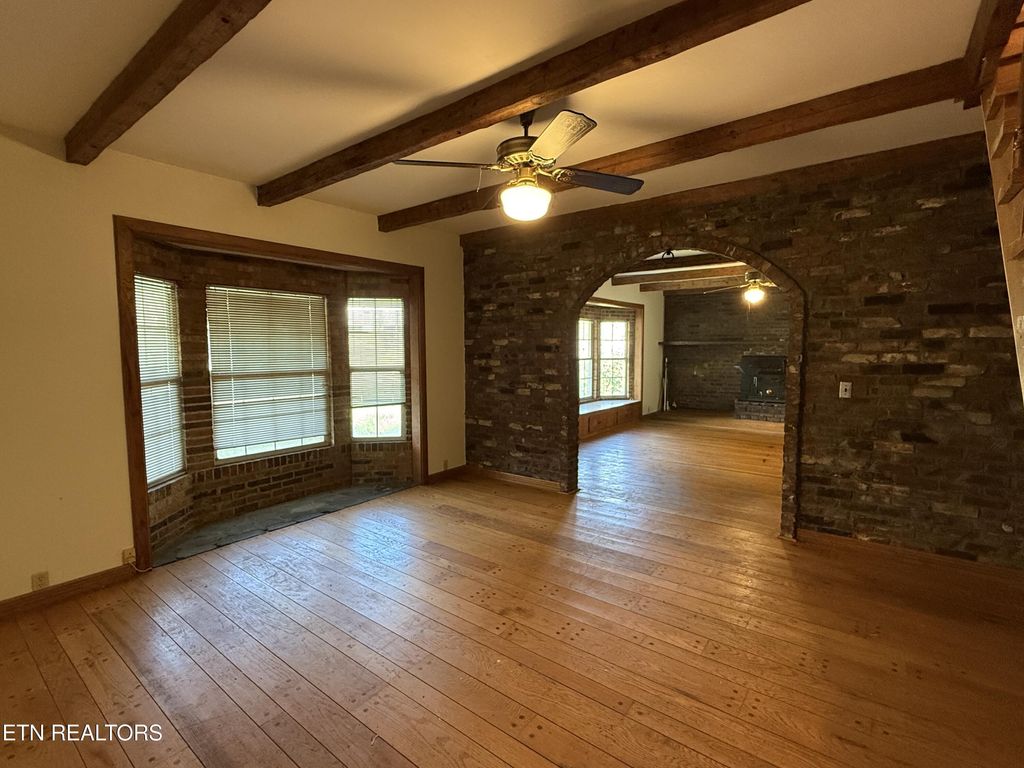 Photo of 1004 W Broadway St, Lenoir City, TN 37771 (MLS # 1317040)