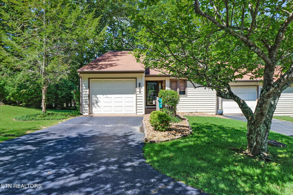 Photo of 368 Lake Catherine Court, Crossville, TN 38558 (MLS # 1313185)