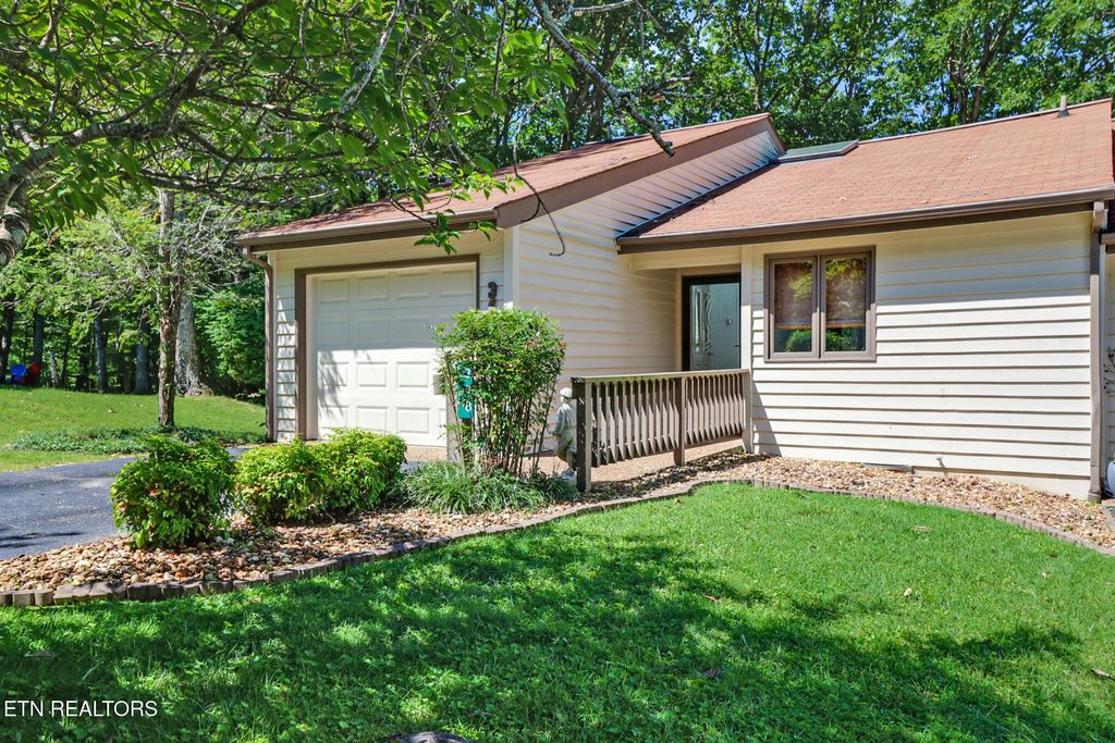 Photo of 368 Lake Catherine Court, Crossville, TN 38558 (MLS # 1313185)