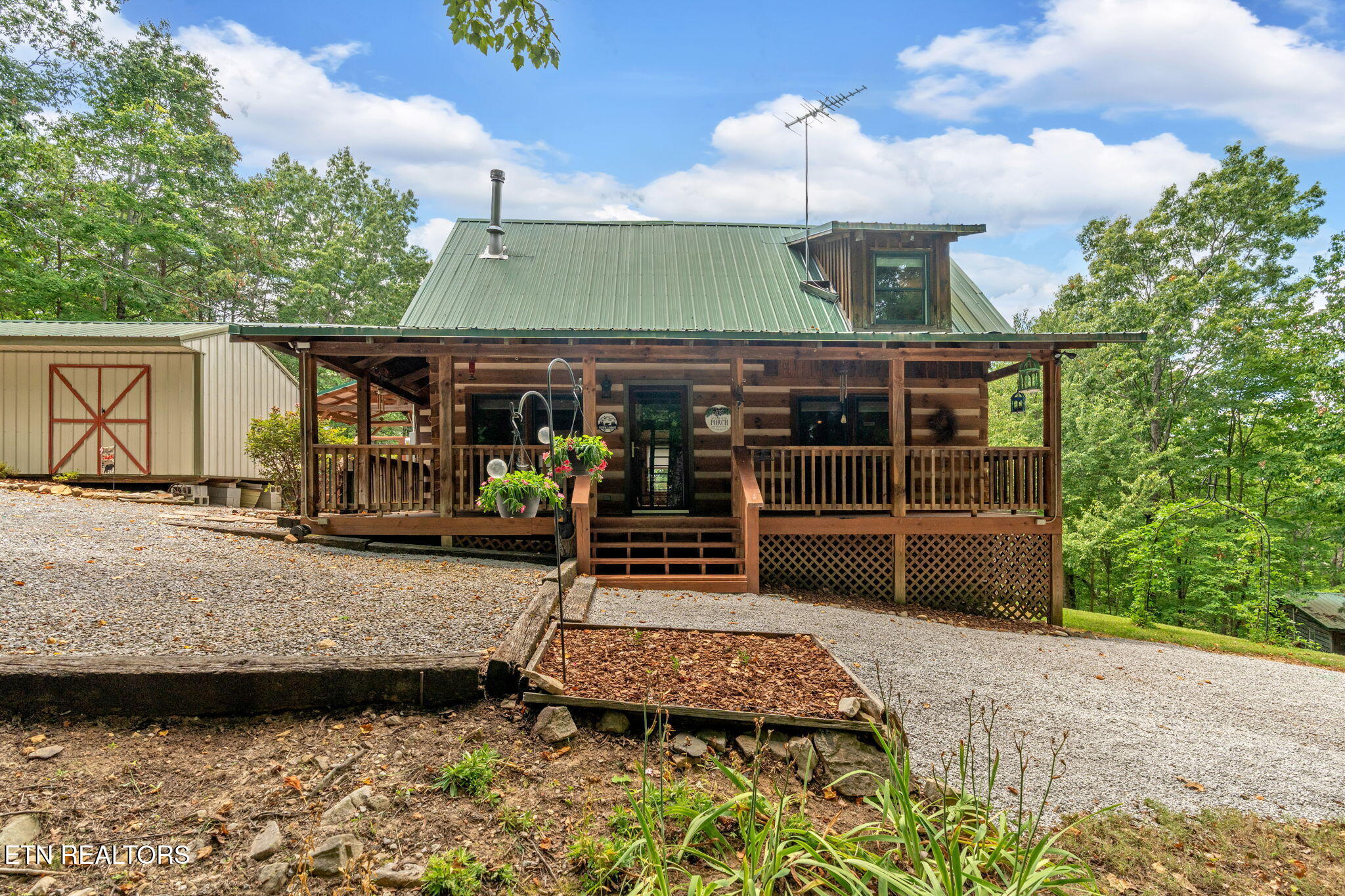 3661 Chilhowee Tr