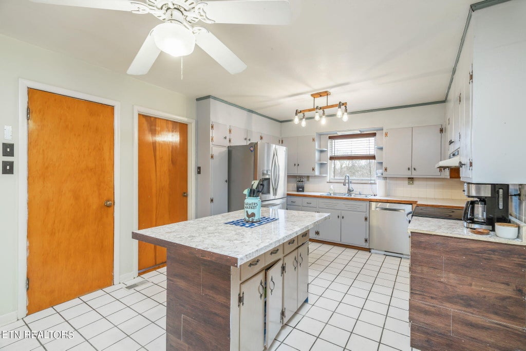 Photo of 6609 Langston Drive, Knoxville, TN 37918 (MLS # 1254550)