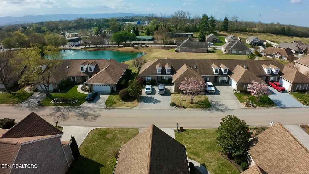 Photo of 258 Royal Oaks Drive, Maryville, TN 37801 (MLS # 1334448)