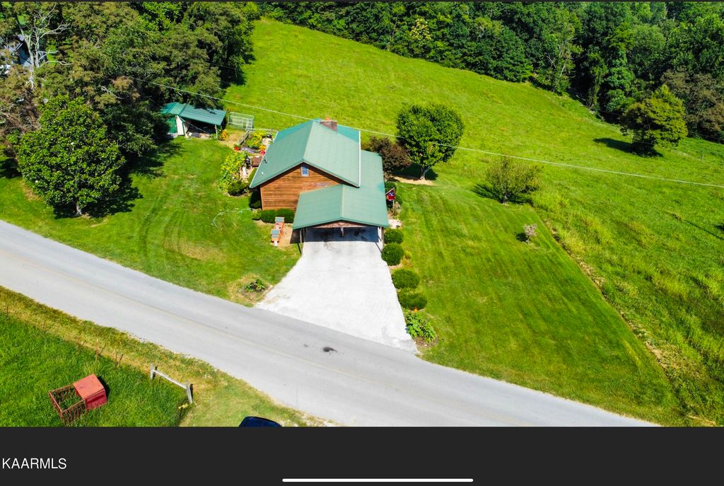 Photo of 805 Burke Rd, New Tazewell, TN 37825 (MLS # 1237867)