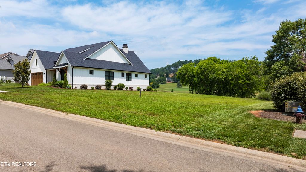 Photo of 595 Bobcat Run Drive, Loudon, TN 37774 (MLS # 1290846)