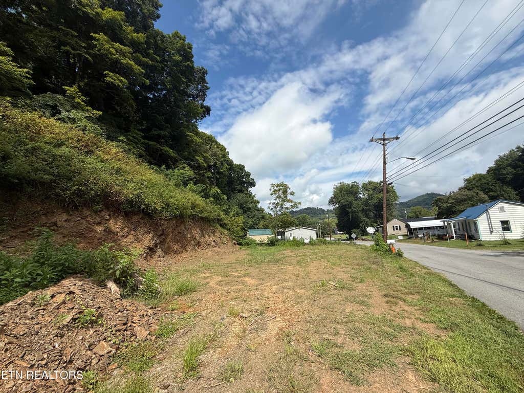 Photo of 517 Tuggle Hill Rd, Rogersville, TN 37857 (MLS # 1351189)