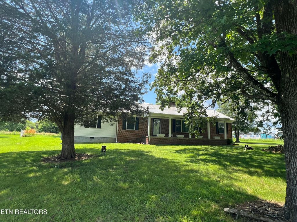Photo of 1188 S Tellico St, Madisonville, TN 37354 (MLS # 1325975)