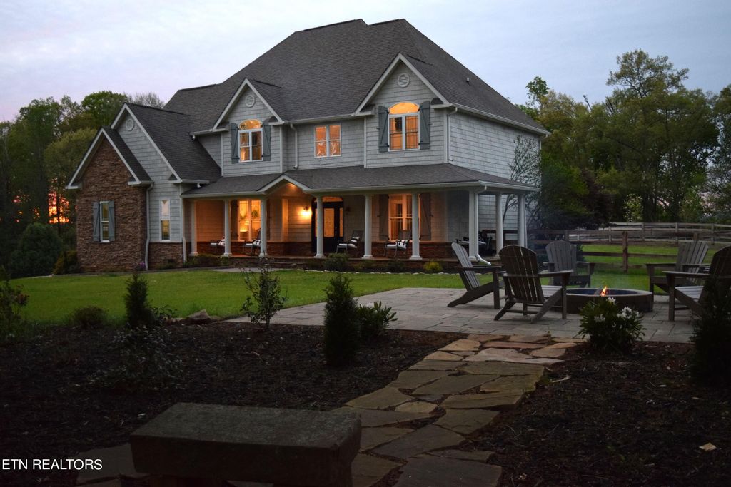 Photo of 4755 Colonial Harbor Drive, Louisville, TN 37777 (MLS # 1256762)