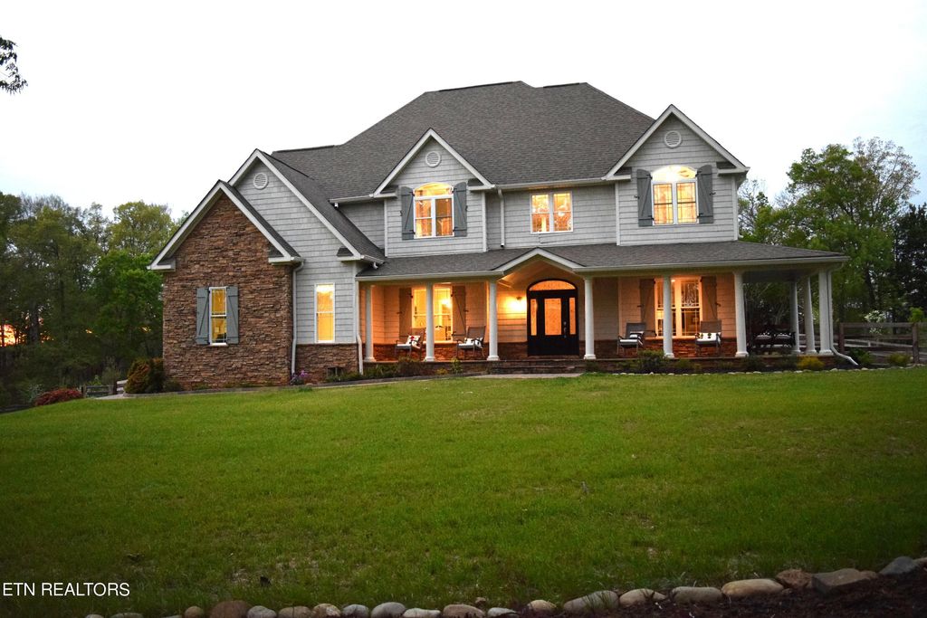 Photo of 4755 Colonial Harbor Drive, Louisville, TN 37777 (MLS # 1256762)
