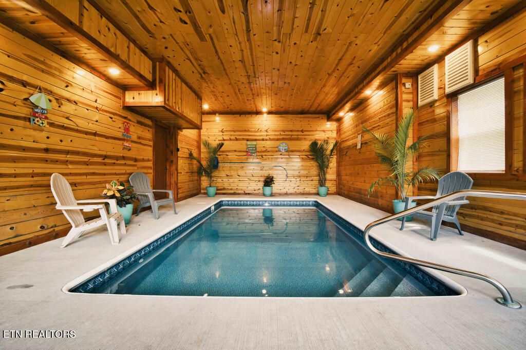Photo of 3266 Lonesome Pine Way, Sevierville, TN 37862 (MLS # 1339983)