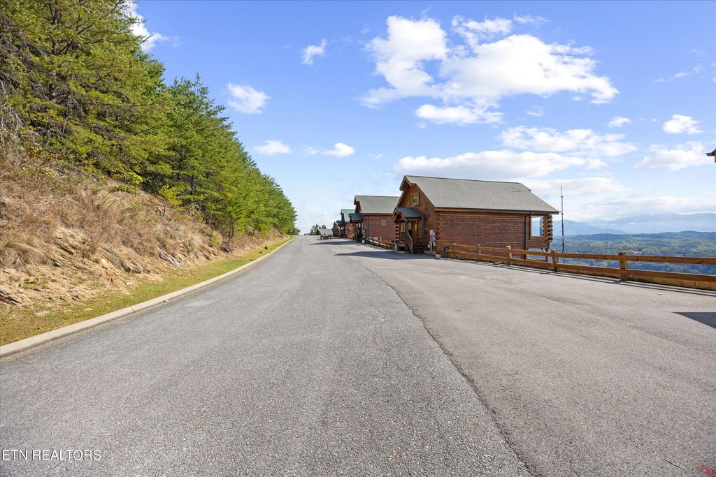 Photo of 2820 Mountain Glory Tr, Sevierville, TN 37876 (MLS # 1319663)