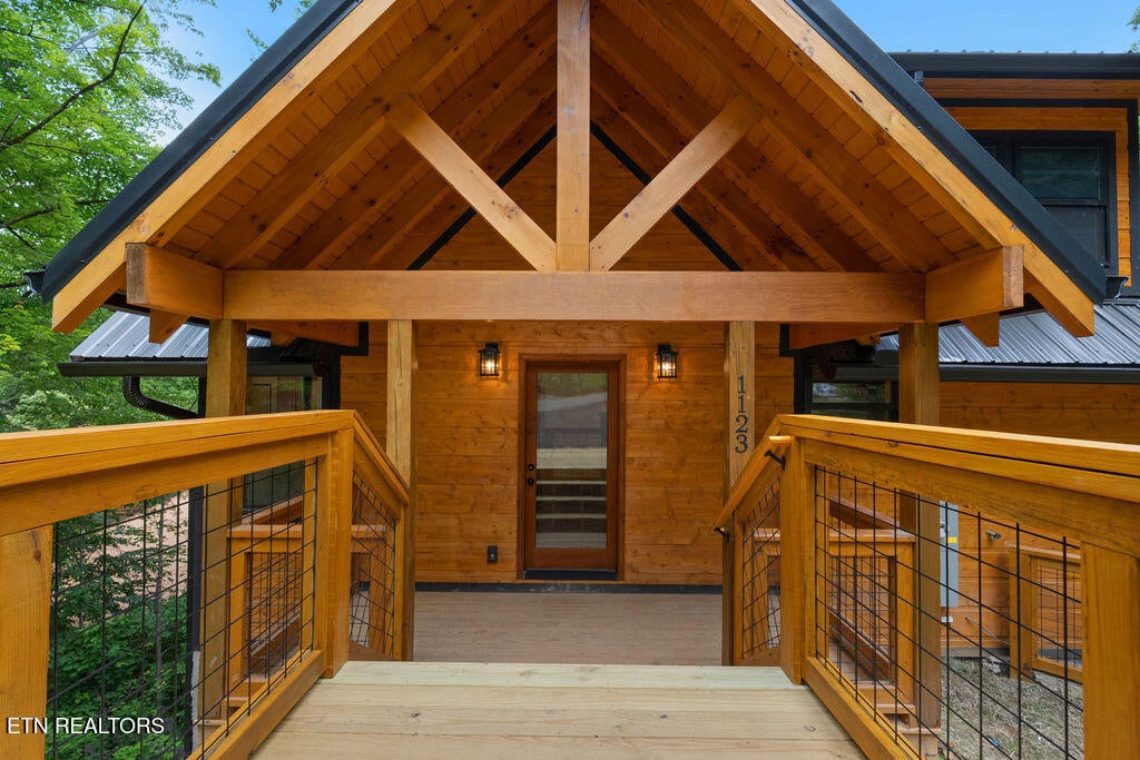 Photo of 1123 Raintree Rd, Gatlinburg, TN 37738 (MLS # 1344001)