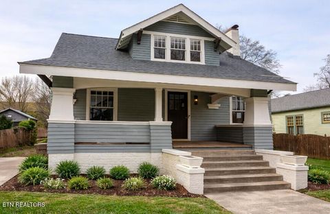 Photo of 1235 Armstrong Ave, Knoxville, TN 37917 (MLS # 1333371)