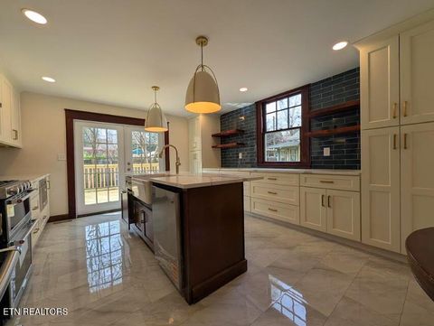 Tiny photo for 1235 Armstrong Ave, Knoxville, TN 37917 (MLS # 1333371)