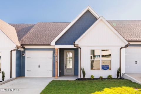 1806 Lateglow Way Knoxville TN 37931