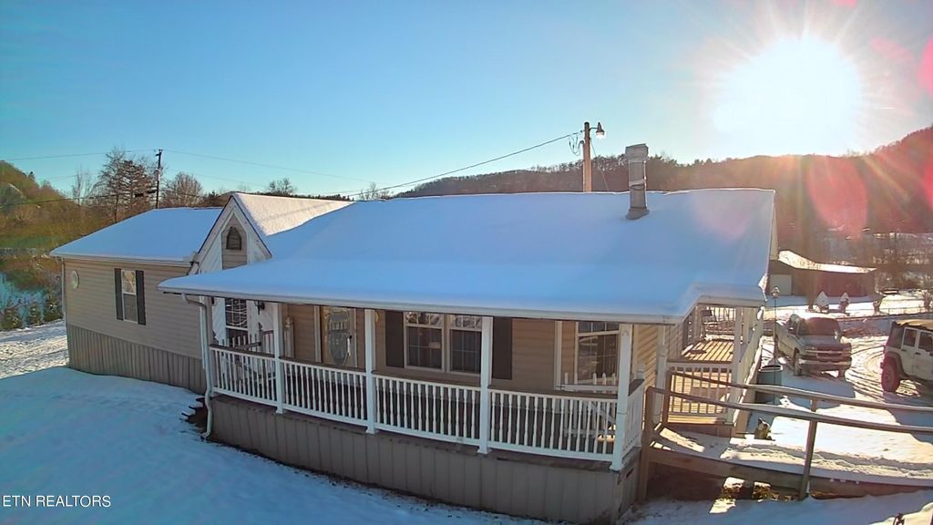 Photo of 1956 Winona Rd, Huntsville, TN 37756 (MLS # 1250014)