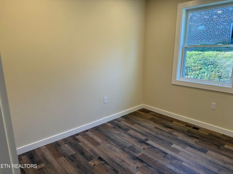 Tiny photo for 400 Collins St, Loudon, TN 37774 (MLS # 1326229)