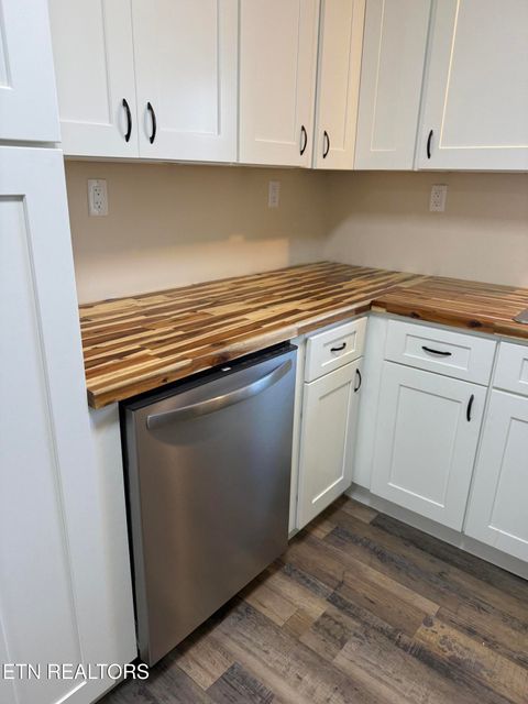 Tiny photo for 400 Collins St, Loudon, TN 37774 (MLS # 1326229)