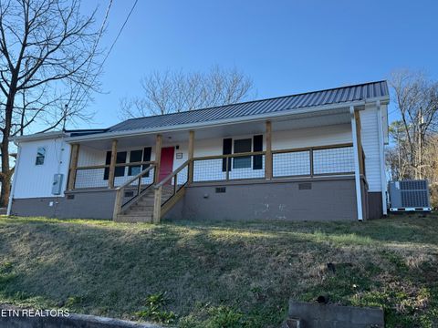 Tiny photo for 400 Collins St, Loudon, TN 37774 (MLS # 1326229)